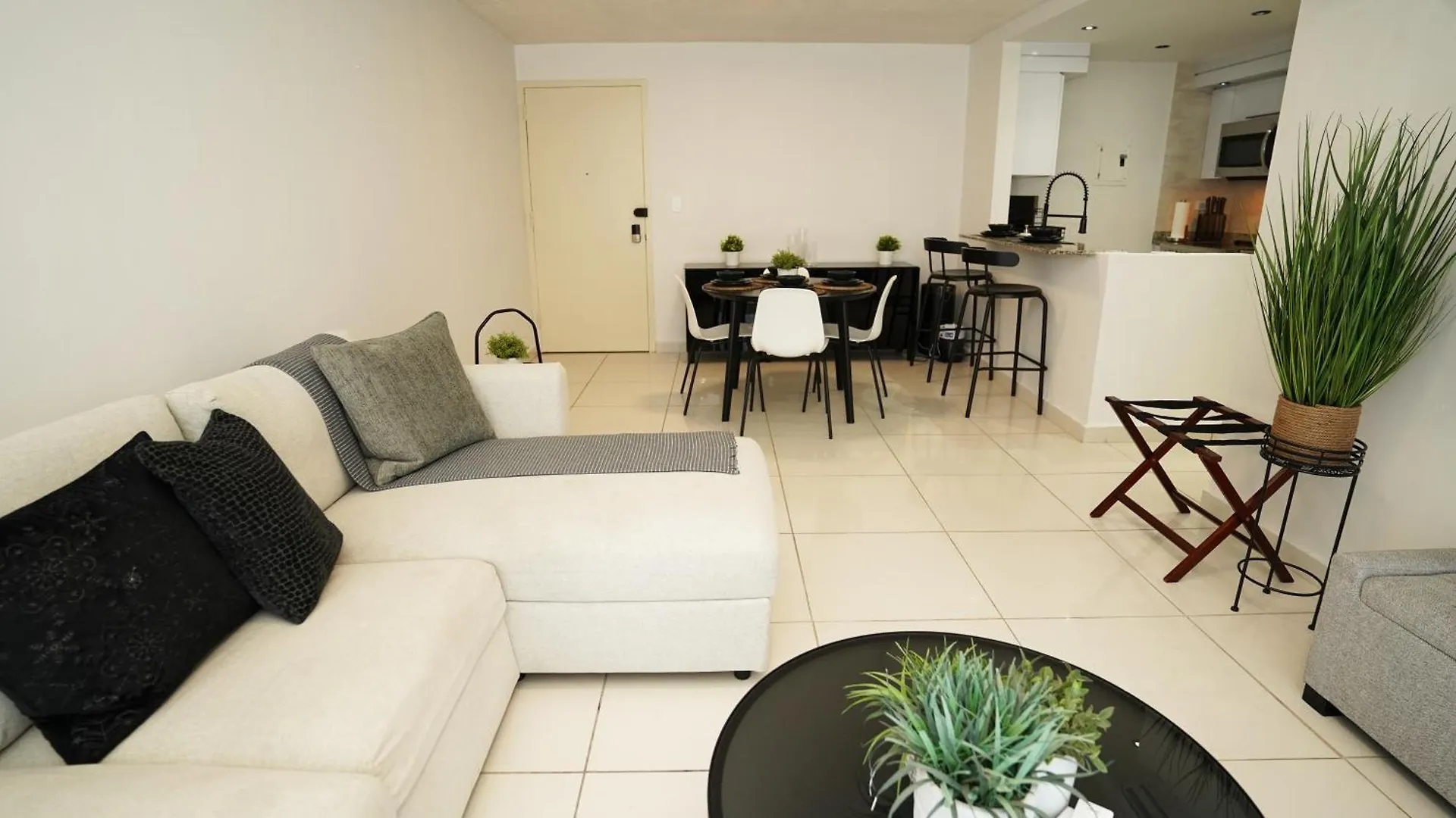 Sea Breeze Apartment San Juan